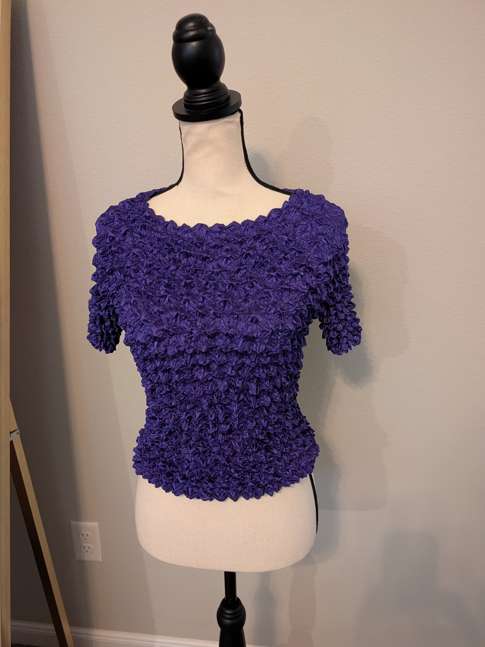Y2K Purple popcorn crop top with textured ruched fabric